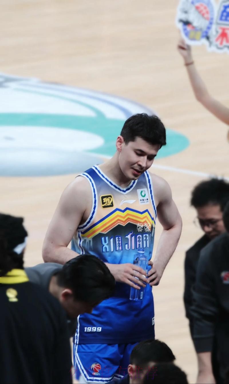 阿不都沙拉木：眼睛有点发肿，回去检查一下，感觉没有大碍